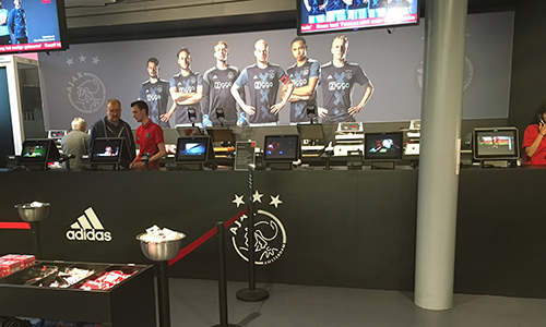 AJAX Fanshop rekent af op de FEC AerPOS